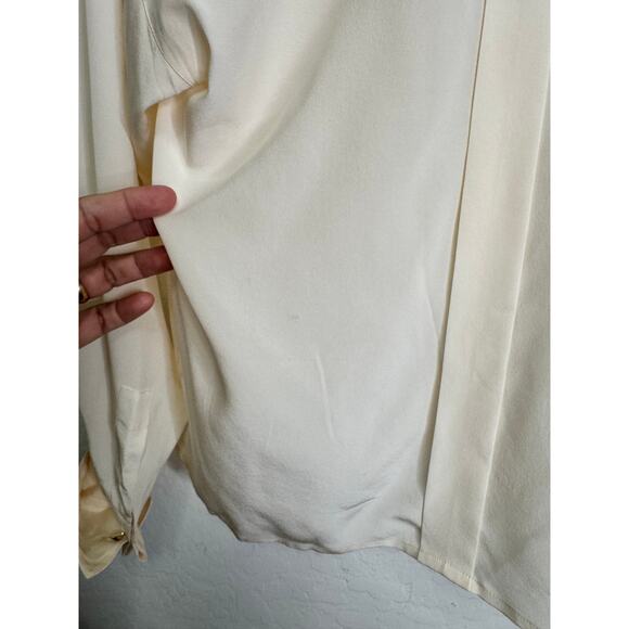 Vintage Deadstock Chanel Womens 100% Silk Gold Button Top Blouse Size 35 - Picture 10 of 10